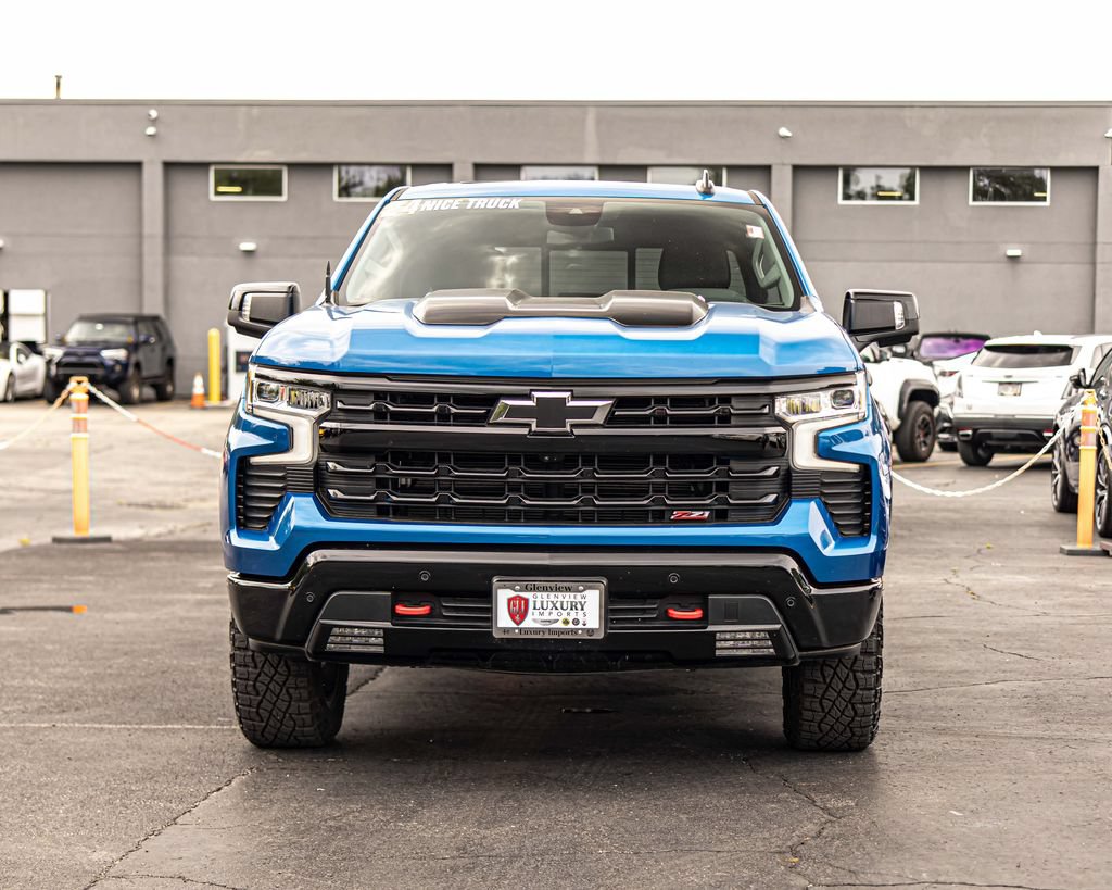 Used 2024 Chevrolet Silverado 1500 LT Trail Boss w/ LT Trail Boss Premium Package AWD/4WD image 2