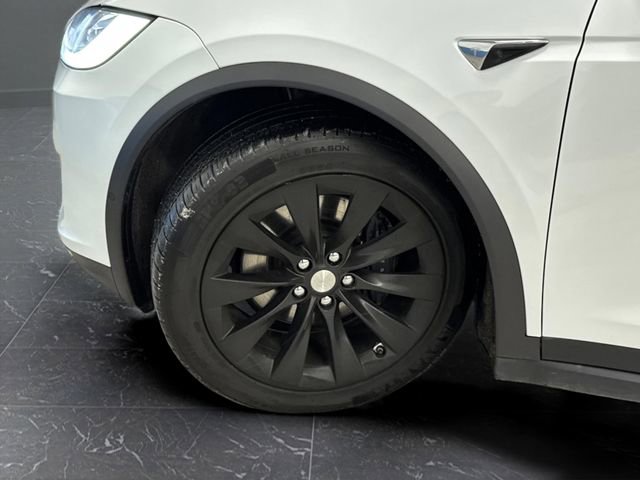 Used 2020 Tesla Model X Long Range image 32
