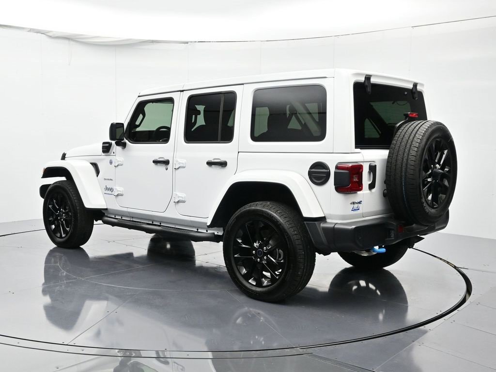 Used 2024 Jeep Wrangler Unlimited Sahara w/ Safety Group image 7