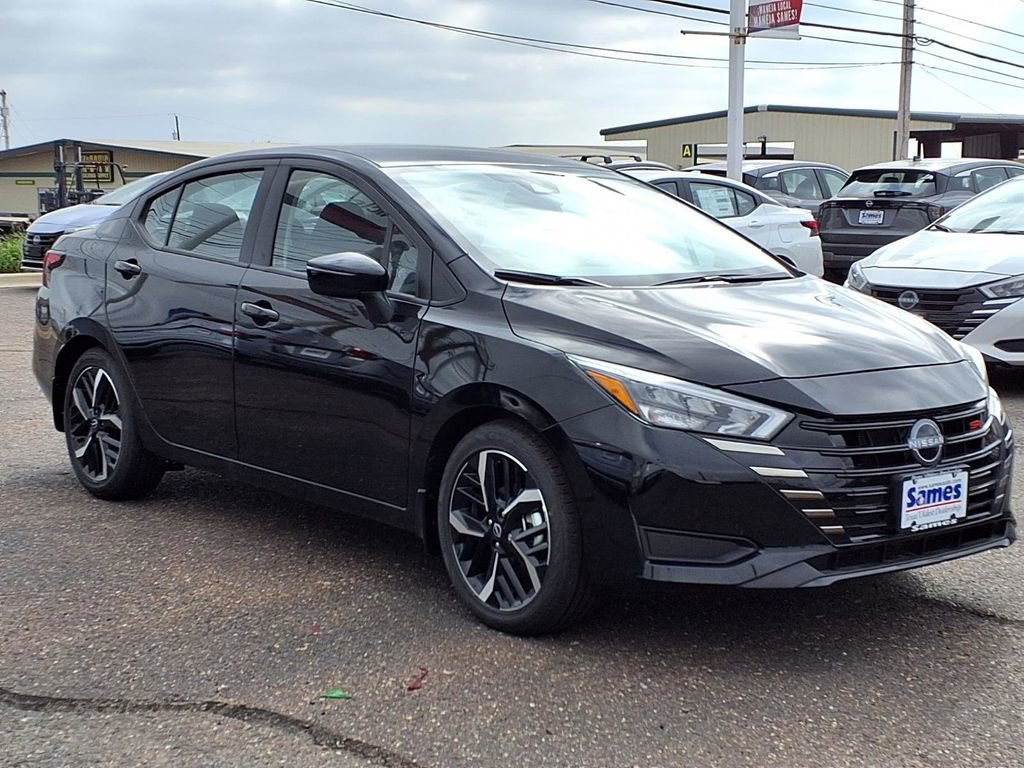 New 2025 Nissan Versa SR w/ Trunk Package image 1