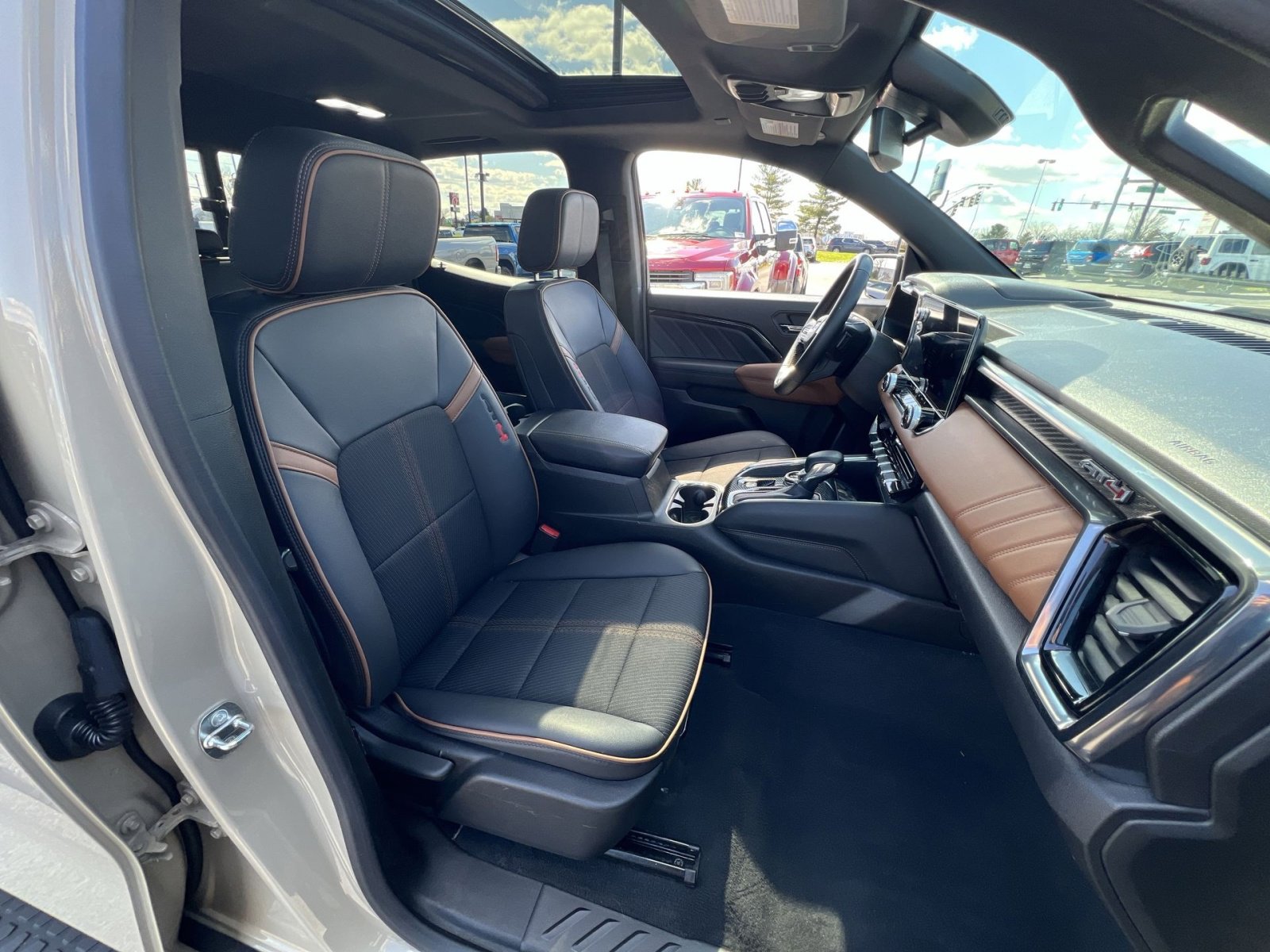 Used 2023 GMC Canyon AT4 image 29