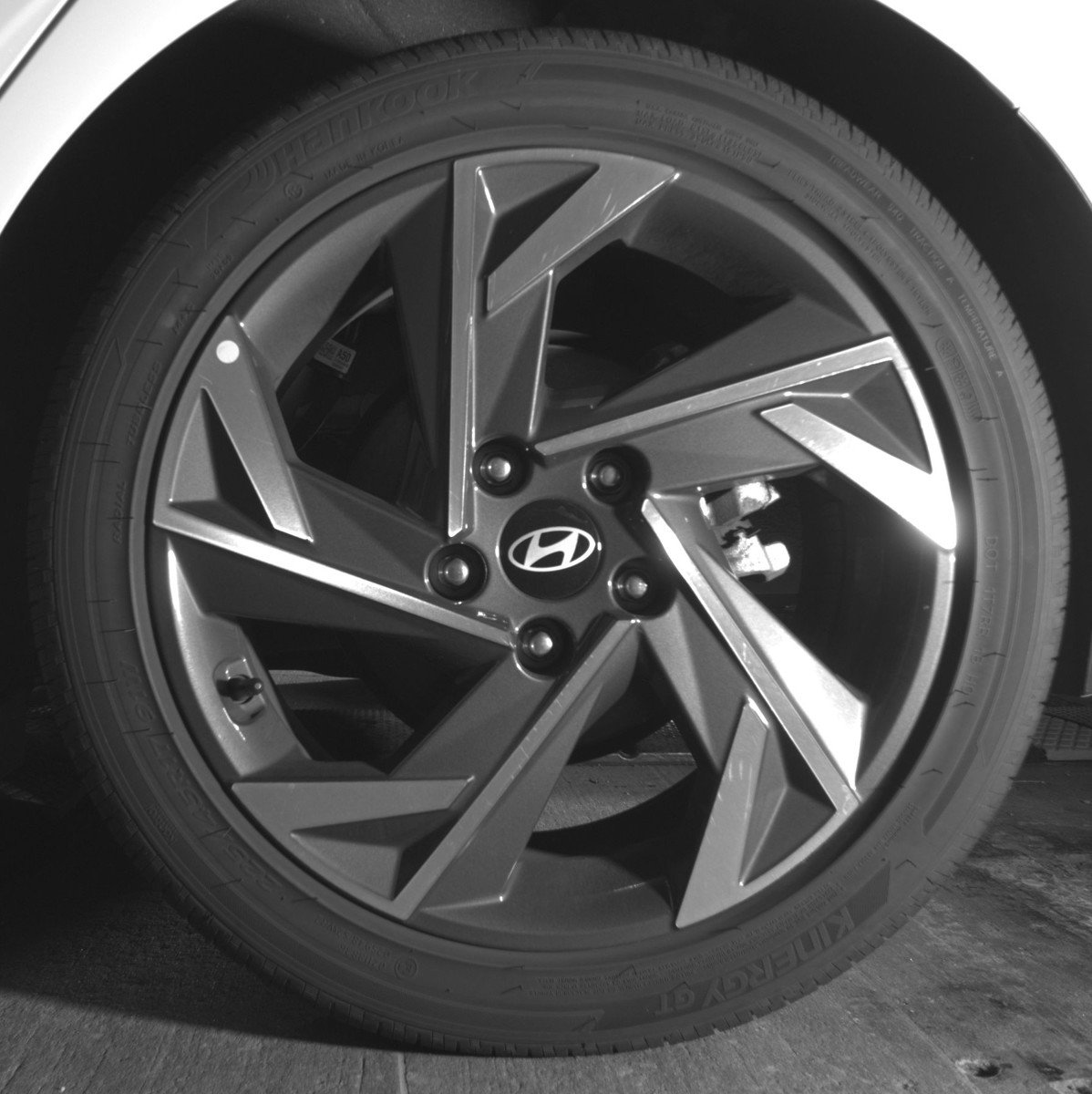 Used 2025 Hyundai Elantra SEL FWD image 14