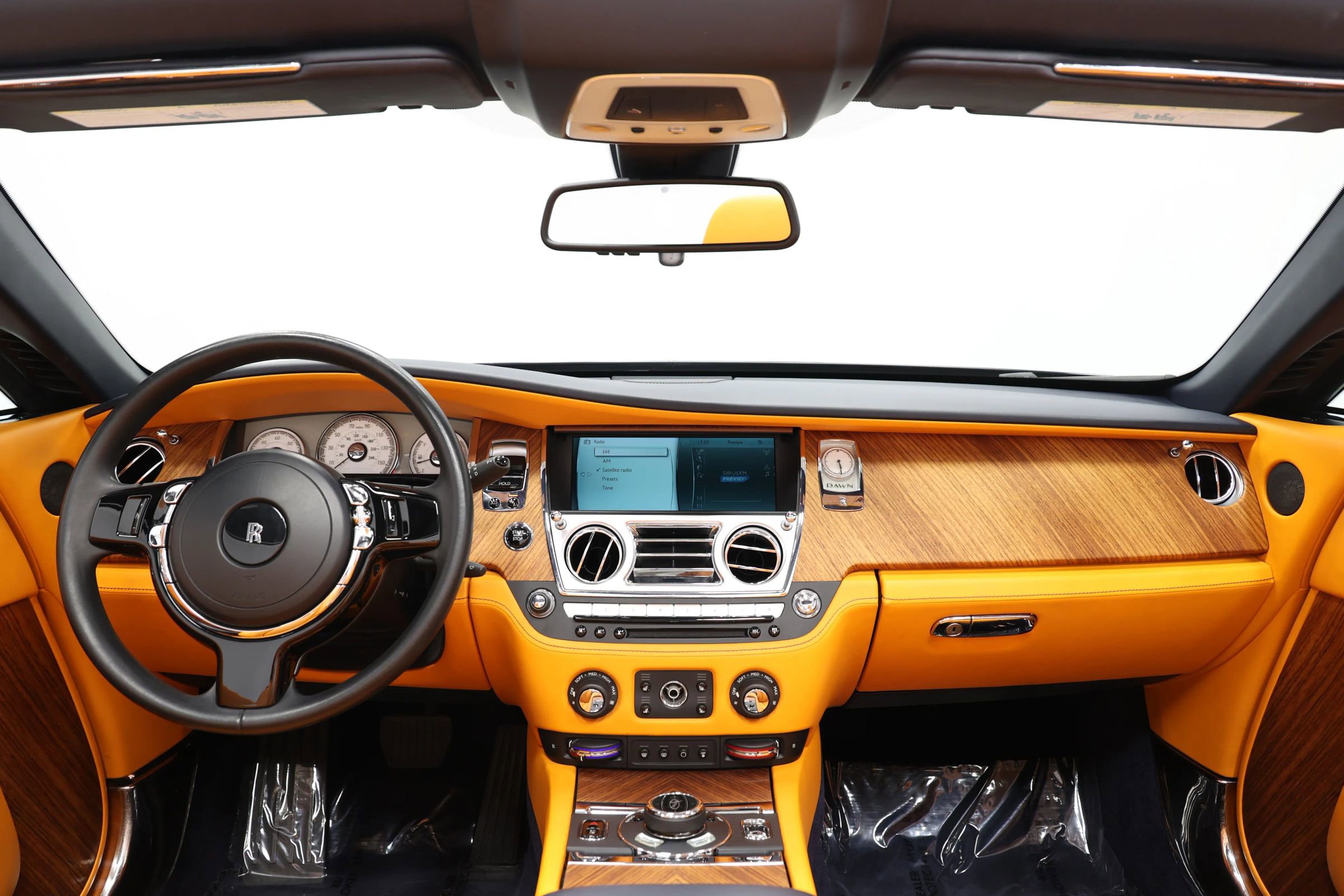 Used 2016 Rolls-Royce Dawn image 43