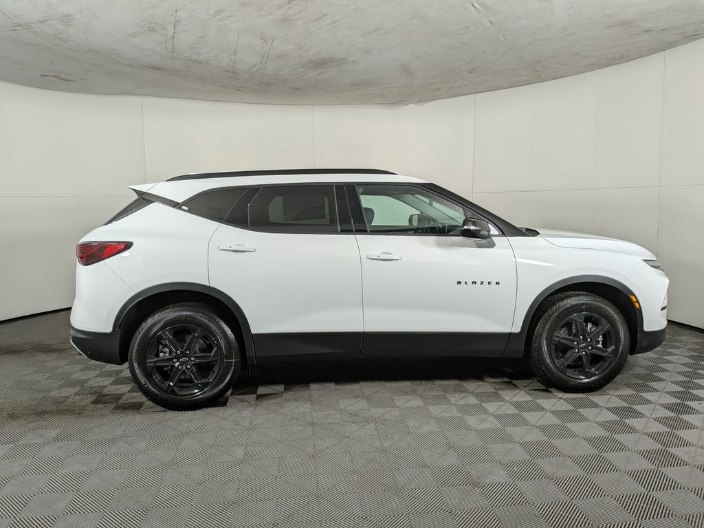 New 2026 Chevrolet Blazer LT w/ Midnight/Sport Edition AWD/4WD image 6