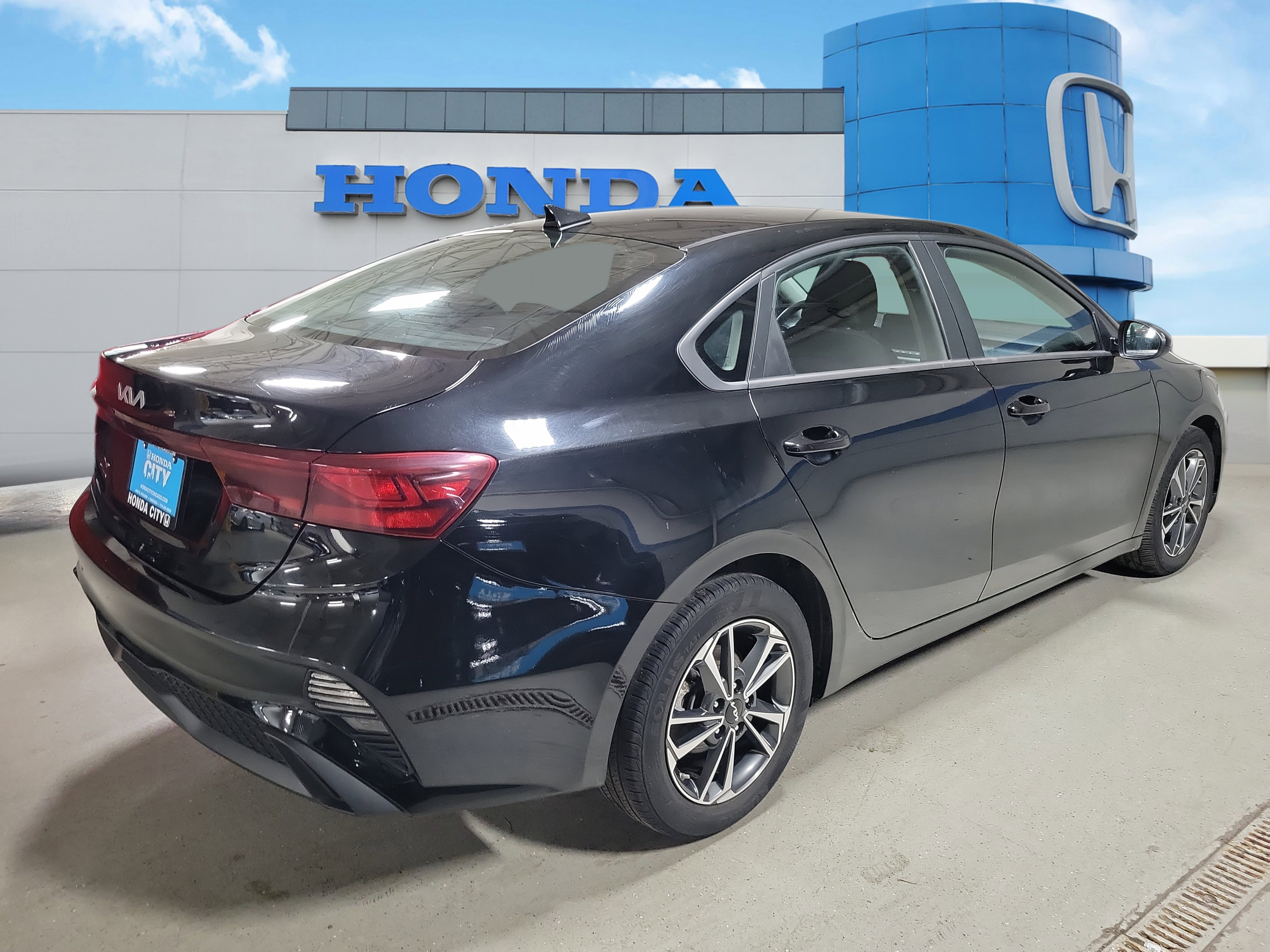 Used 2023 Kia Forte LXS image 5