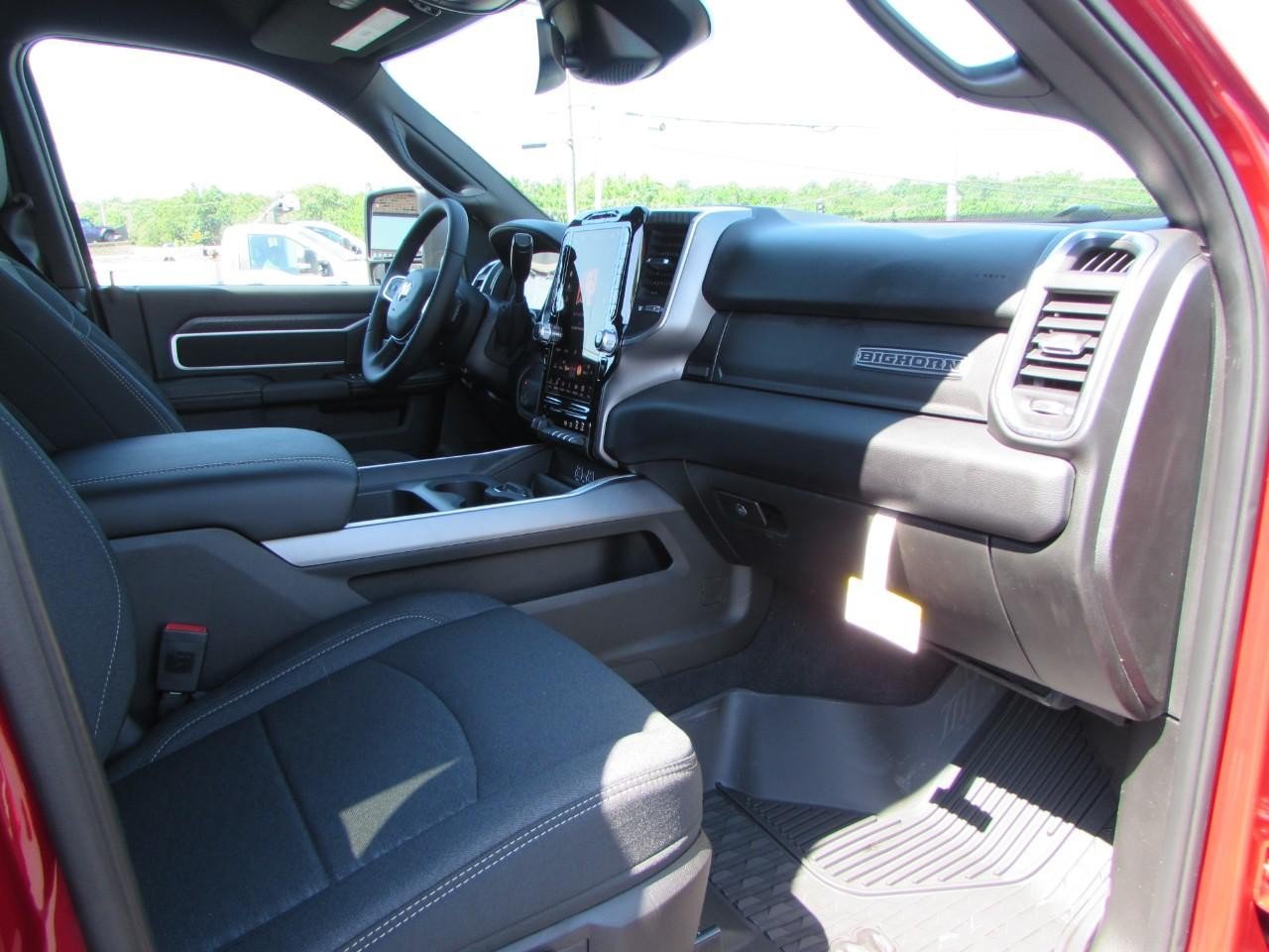 New 2026 RAM 2500 Big Horn AWD/4WD image 17