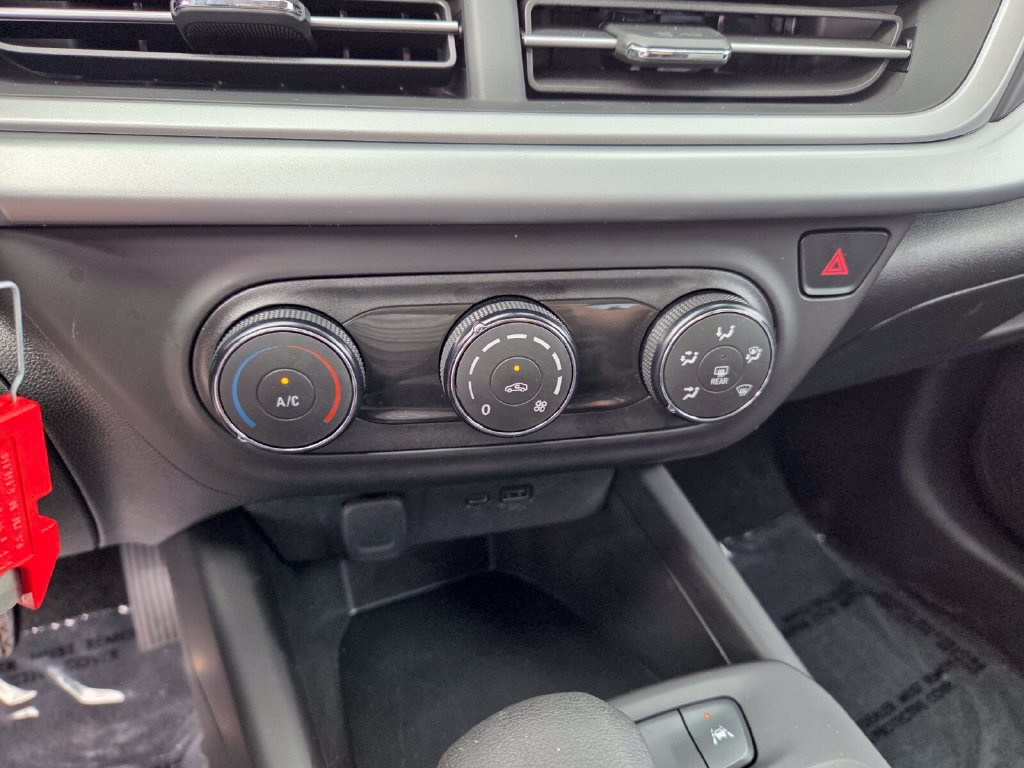 Used 2024 Chevrolet Trax LS FWD image 22