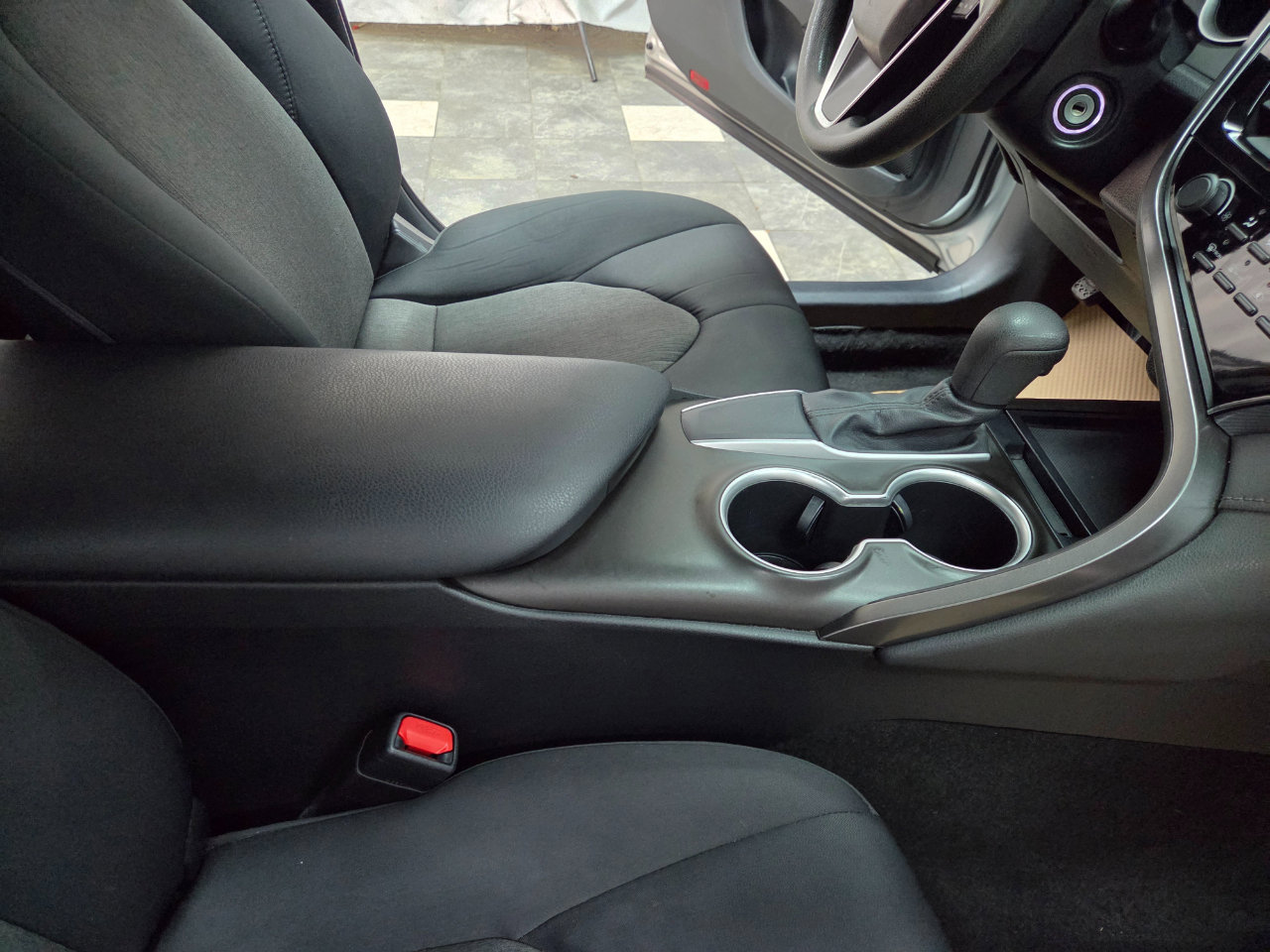 Used 2021 Toyota Camry LE image 22