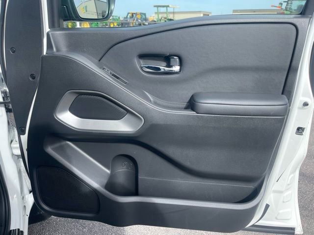 Used 2024 Nissan Frontier SV w/ Technology Package image 13