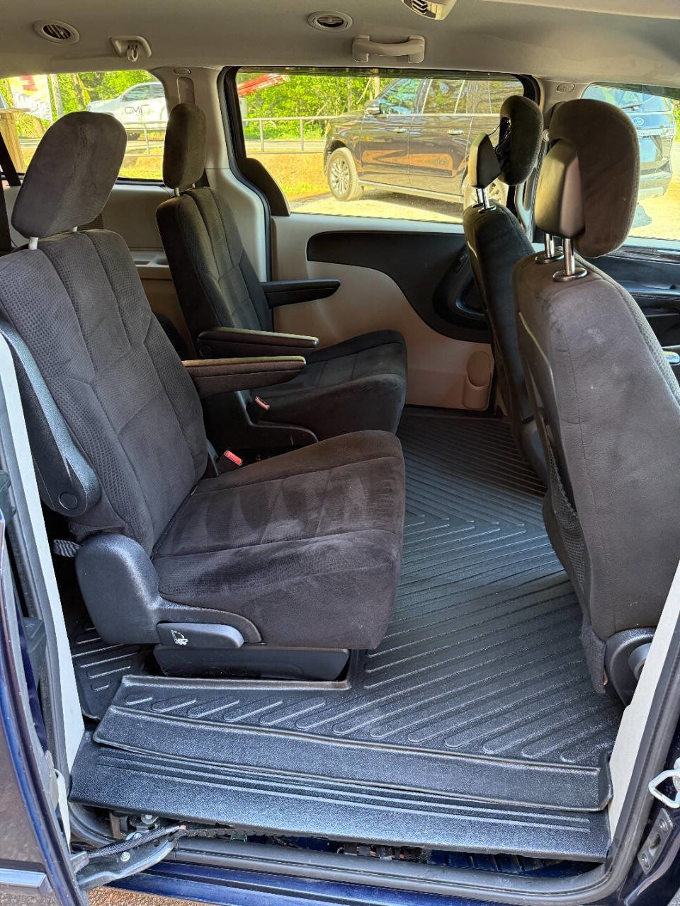 Used 2012 Dodge Grand Caravan SE FWD image 15