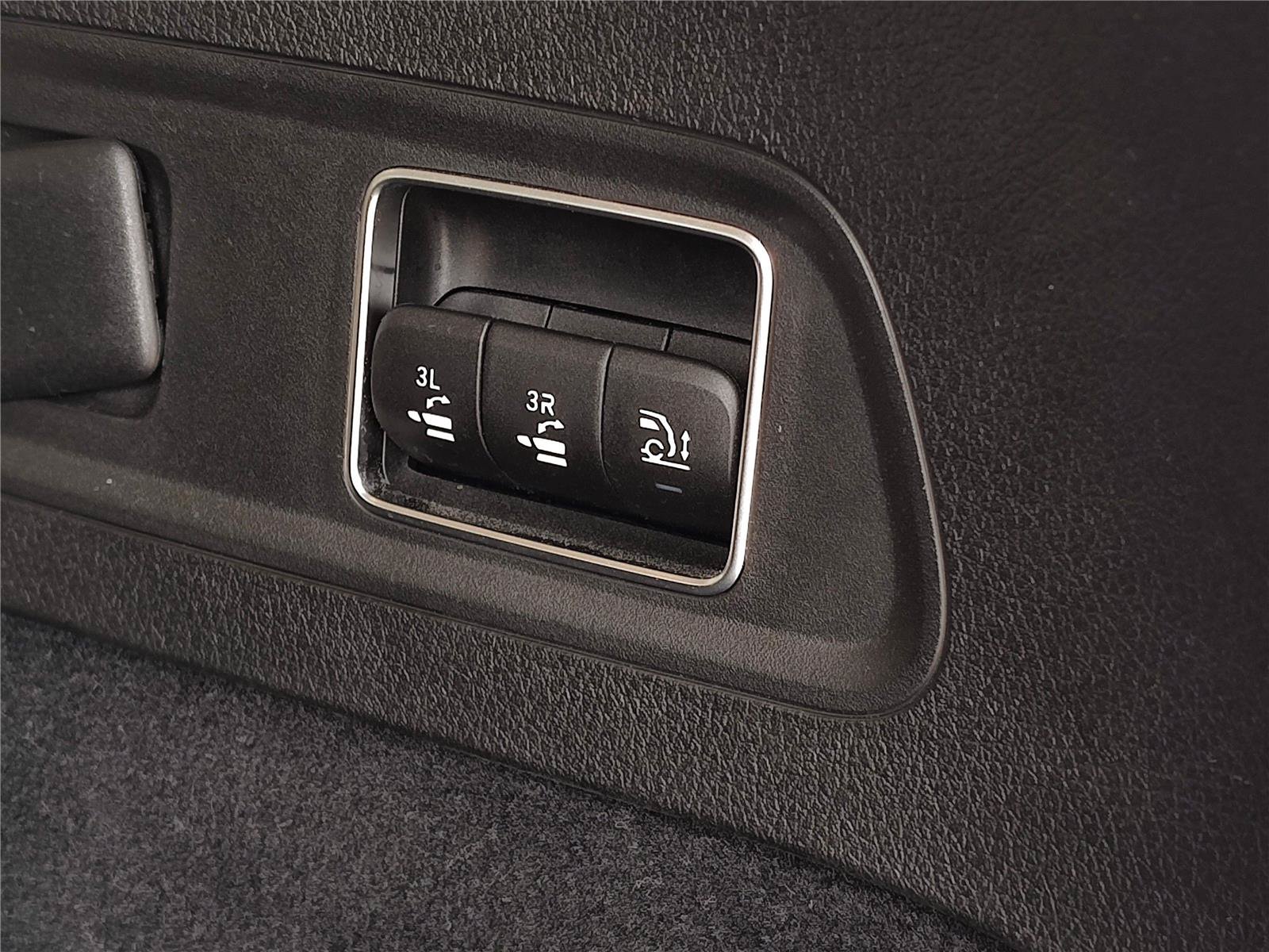 Used 2021 Mercedes-Benz GLS 450 4MATIC image 7