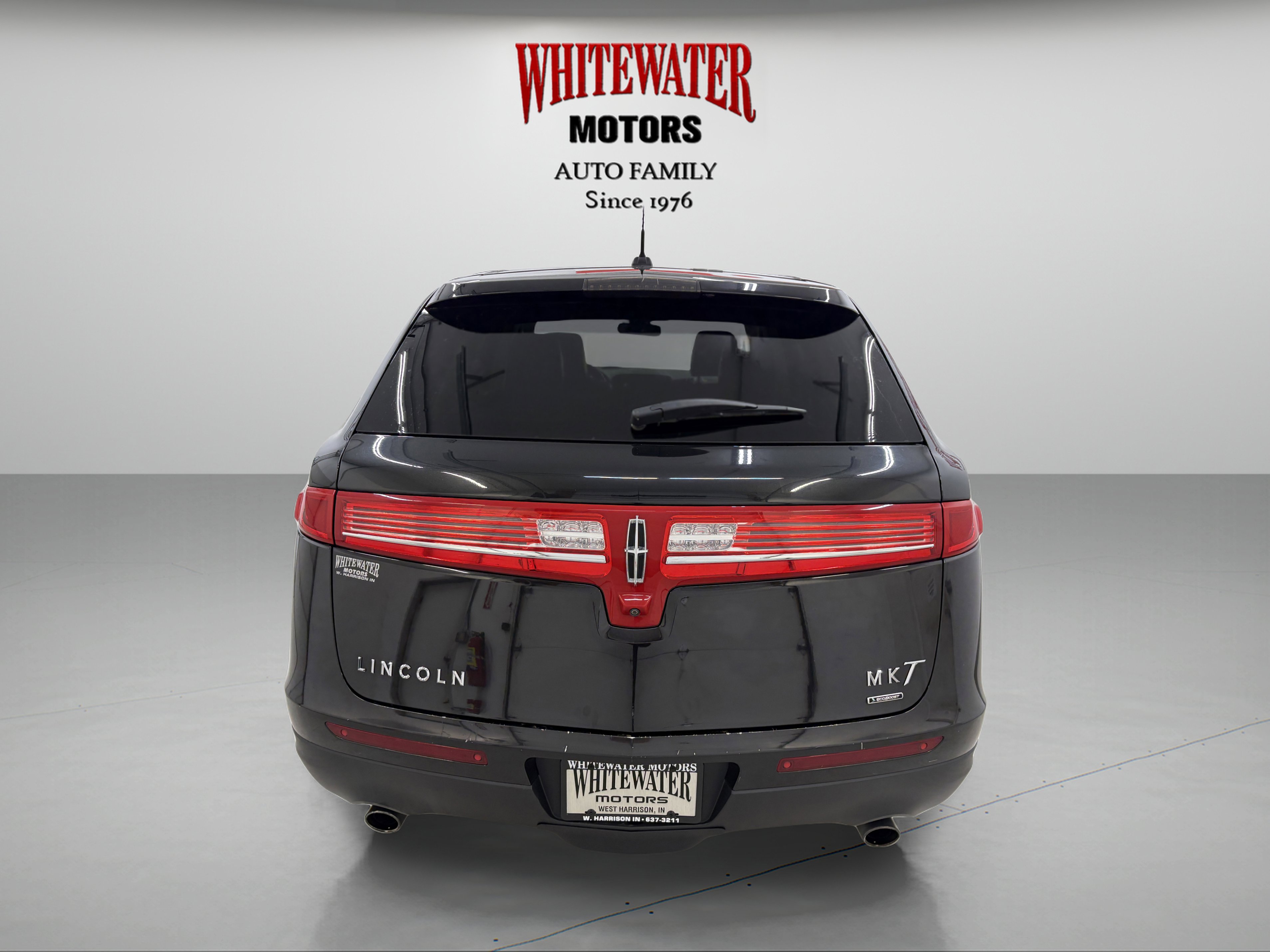 Used 2013 Lincoln MKT AWD image 3