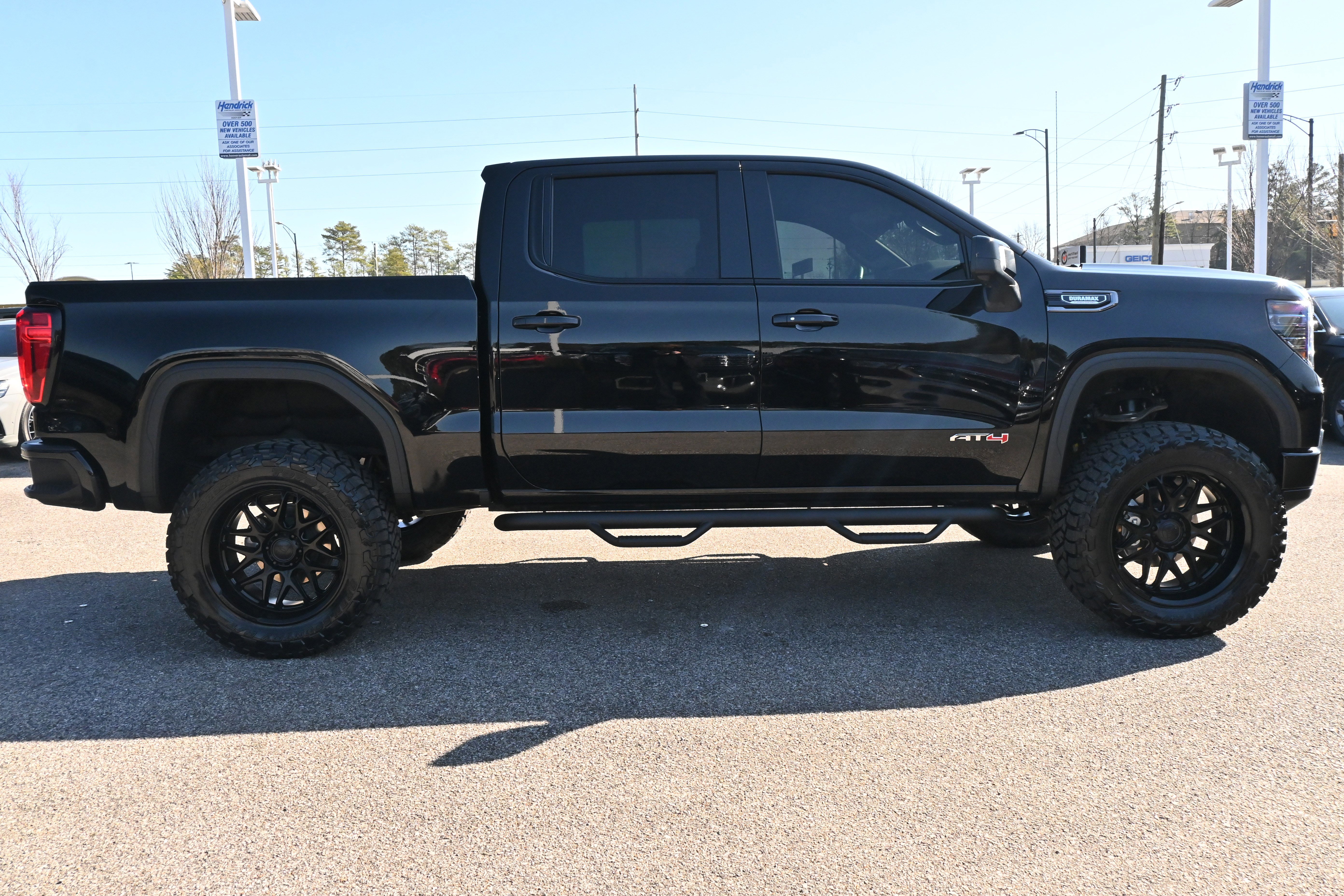 Used 2024 GMC Sierra 1500 AT4 w/ Technology Package image 11