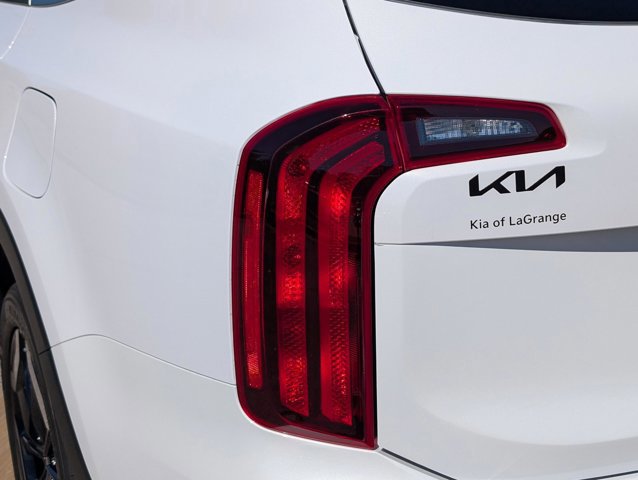Used 2024 Kia Telluride S image 11