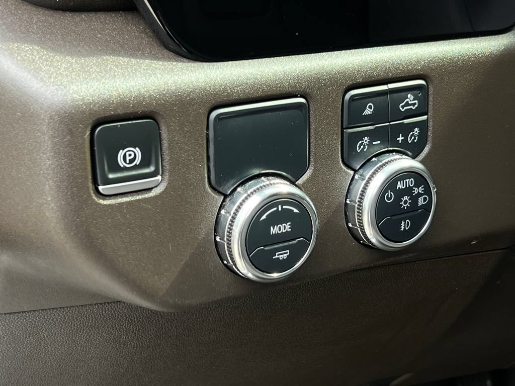 Used 2025 GMC Sierra 1500 SLT RWD image 8