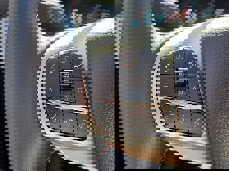 Used 2025 Ford Explorer Active w/ Active Comfort Package image 28