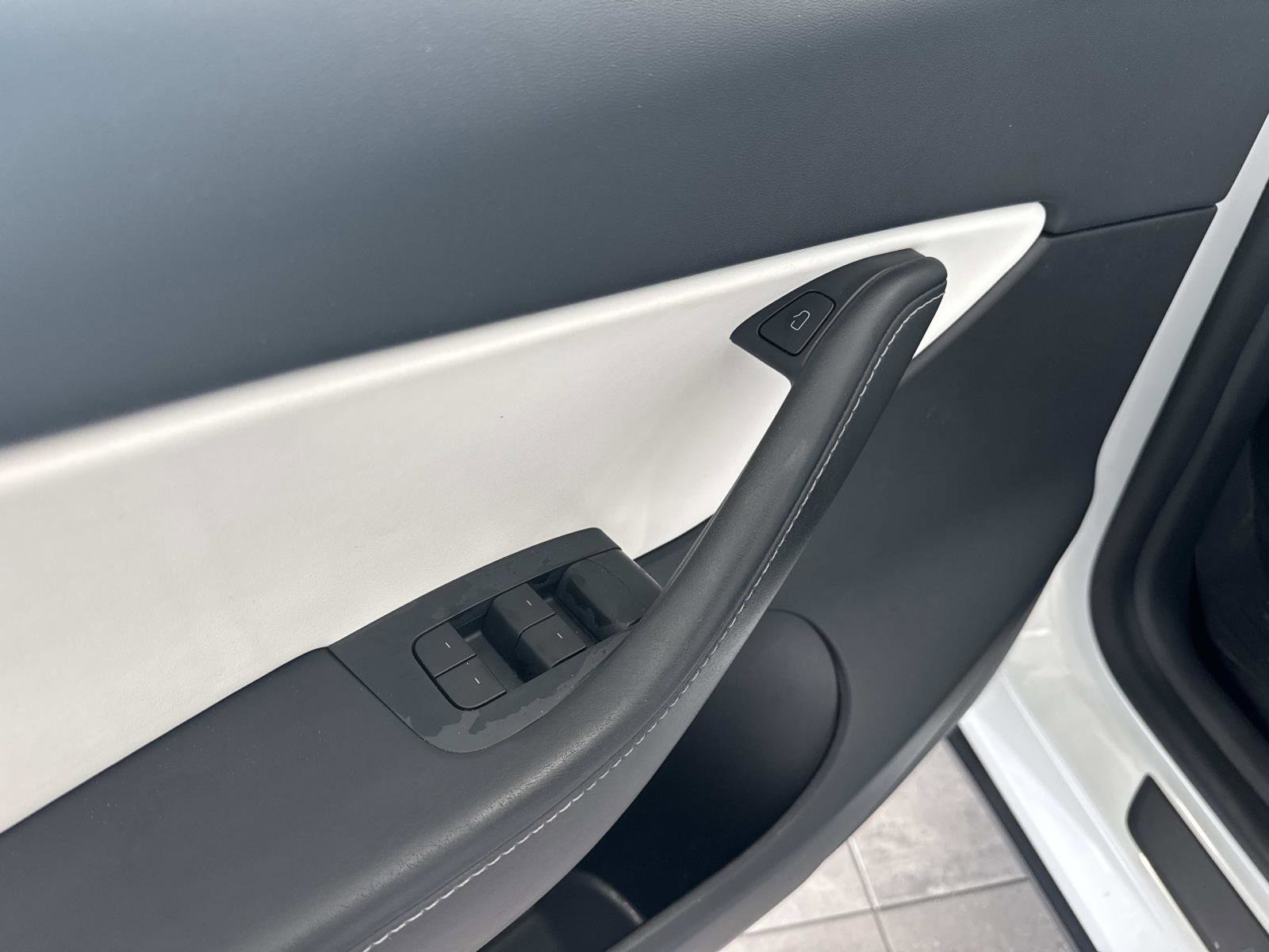 Used 2021 Tesla Model Y Long Range AWD/4WD image 19