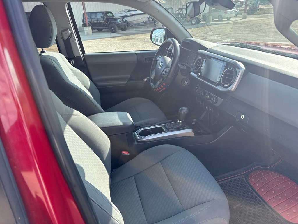 Used 2020 Toyota Tacoma SR5 w/ Technology Package image 11