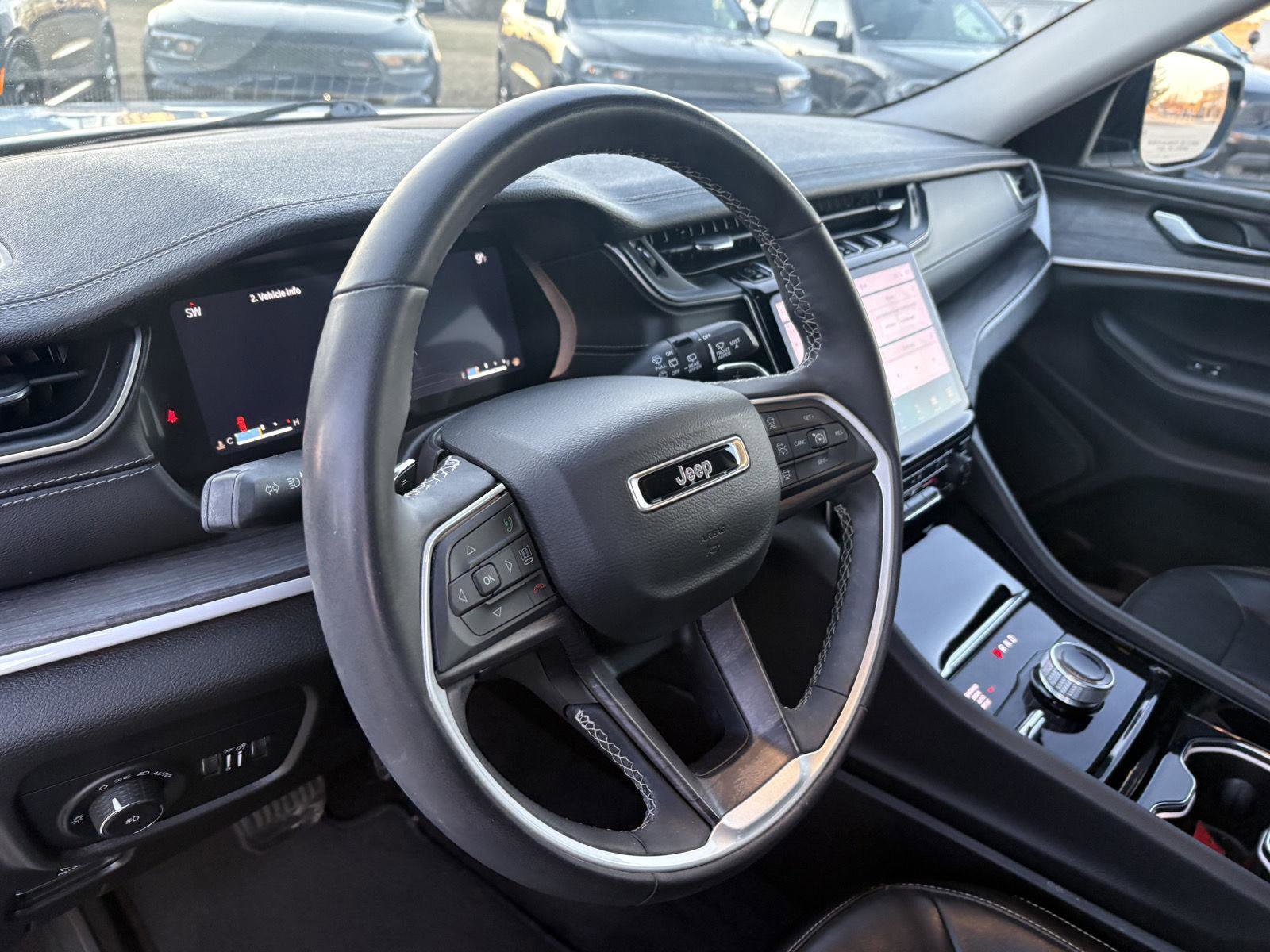 Used 2023 Jeep Grand Cherokee L Limited image 9