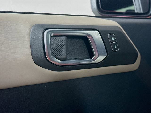 Used 2024 Ford Bronco Wildtrak image 18