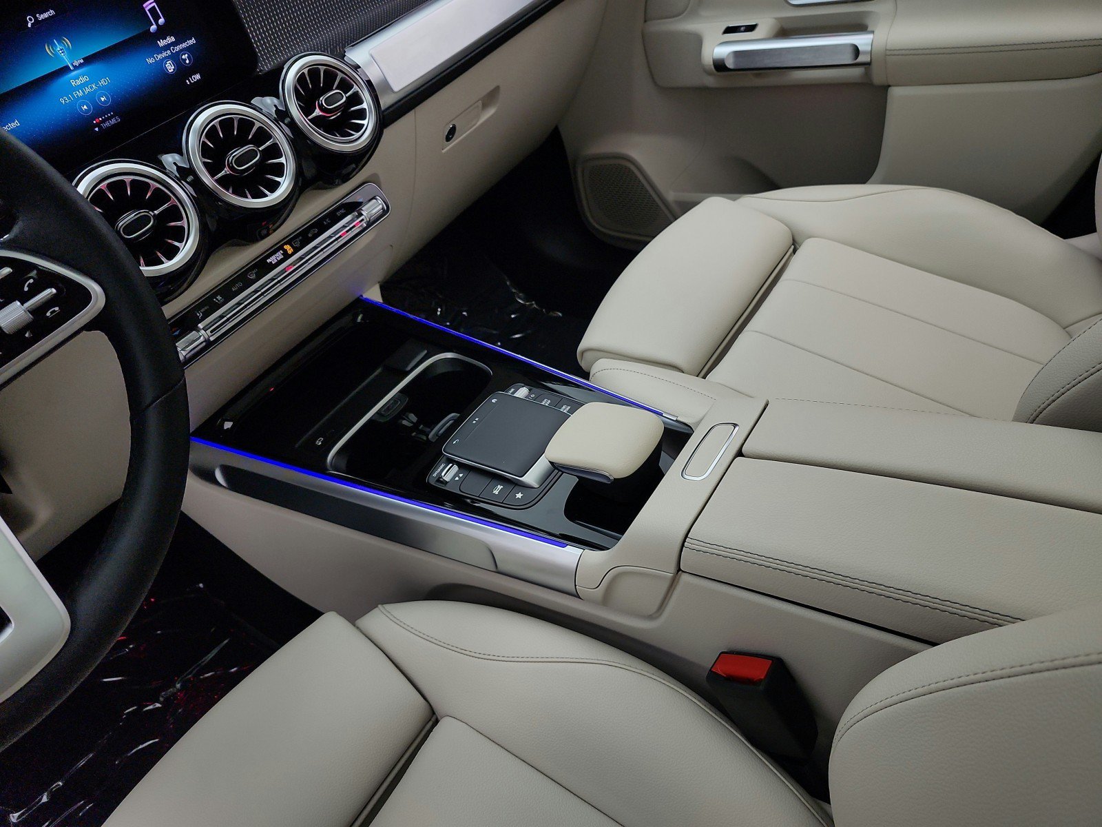 Used 2022 Mercedes-Benz GLB 250 image 11