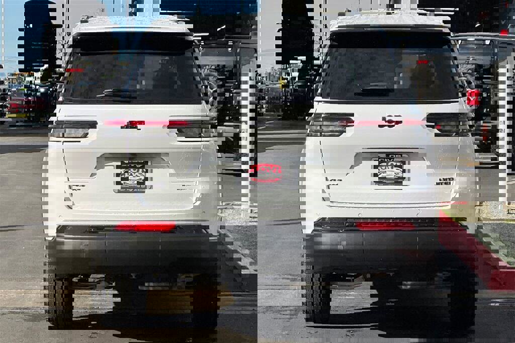 New 2025 Jeep Grand Cherokee L Limited image 5