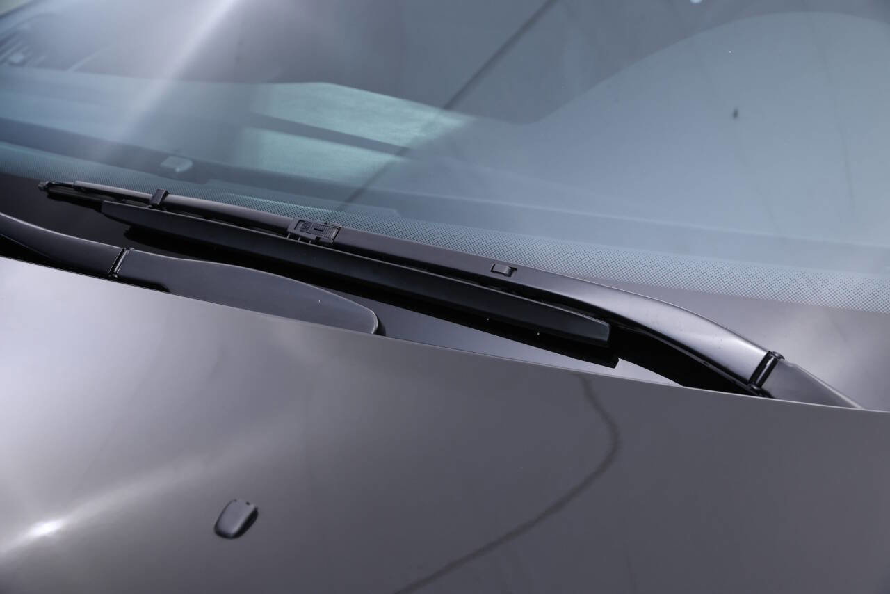 Used 2002 BMW M5 image 32