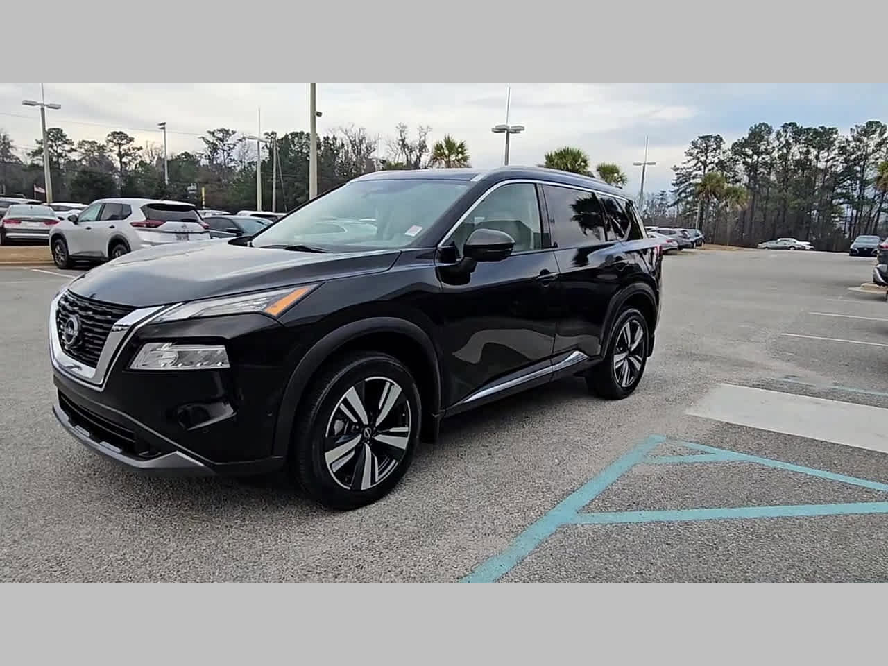 Used 2023 Nissan Rogue SL w/ SL Premium Package image 23