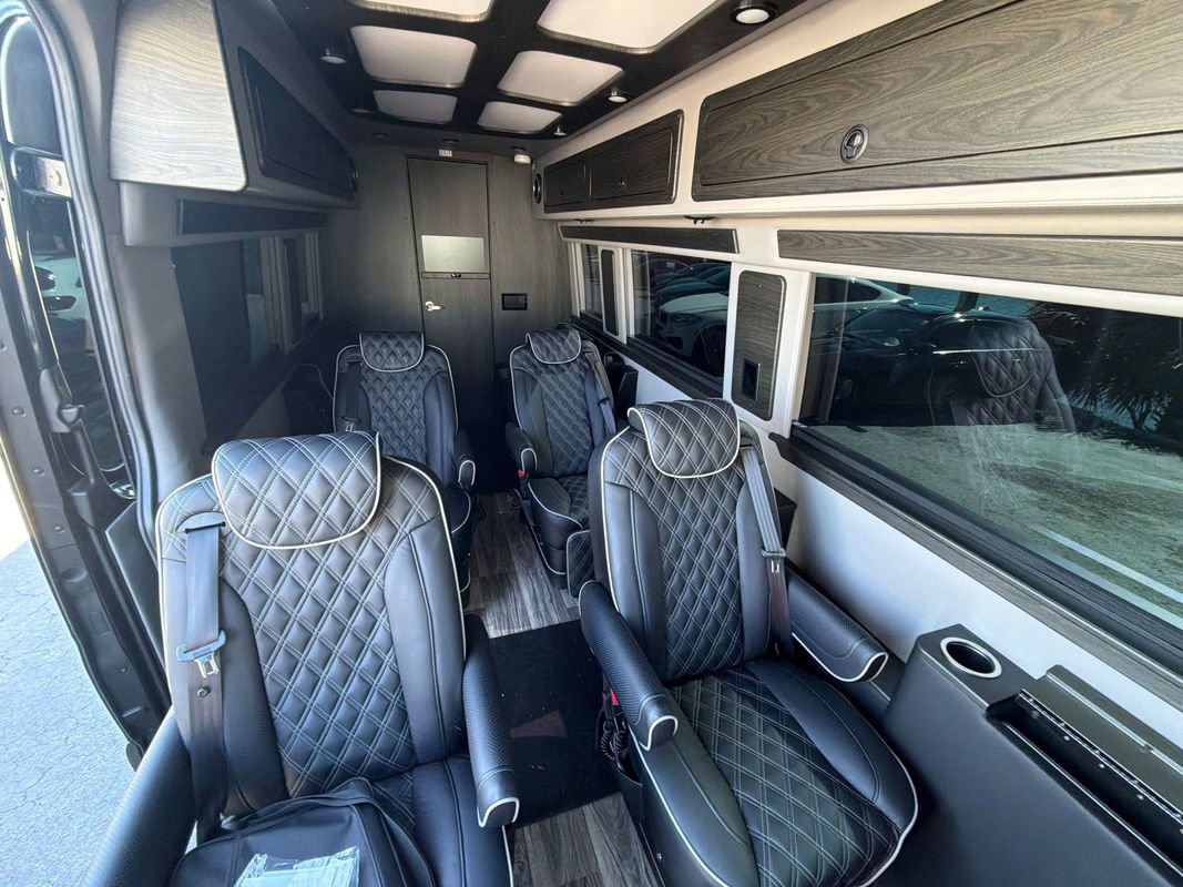 Used 2023 Mercedes-Benz Sprinter 3500 image 25