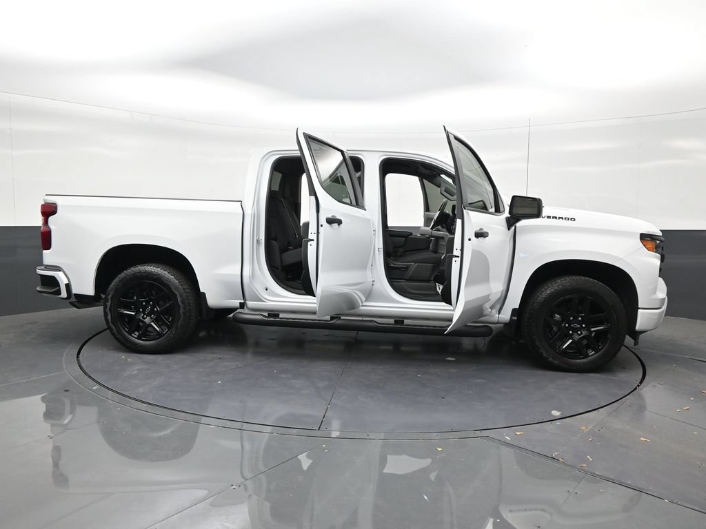 Used 2024 Chevrolet Silverado 1500 Custom w/ Turbomax Blackout Package RWD image 29