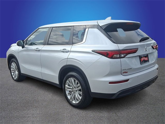 Used 2022 Mitsubishi Outlander ES image 6