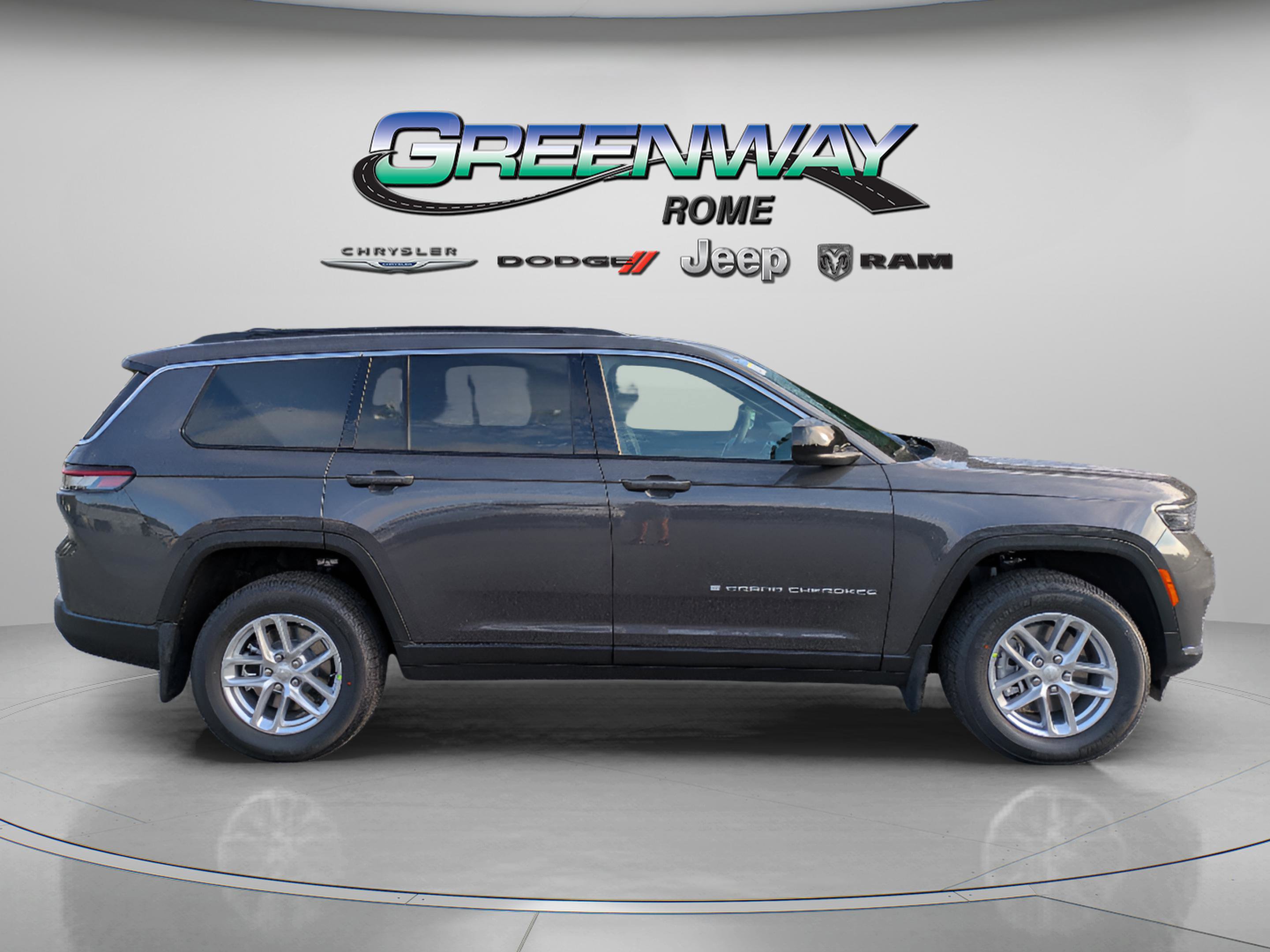 New 2025 Jeep Grand Cherokee L Laredo image 8