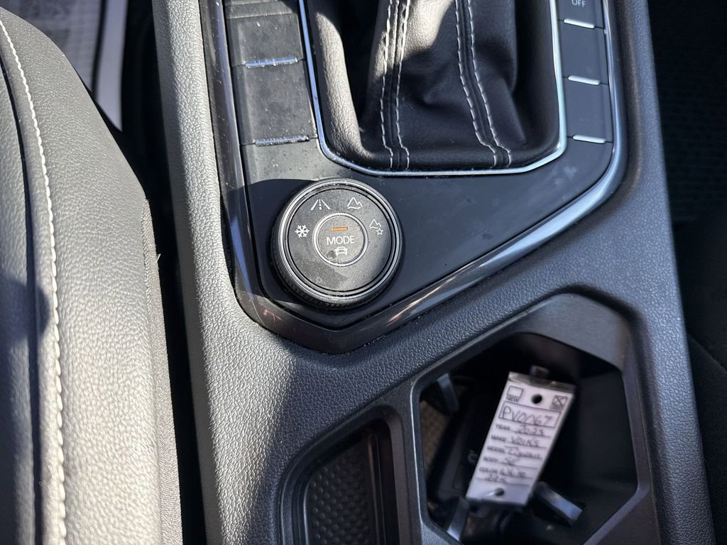 Certified 2023 Volkswagen Tiguan SE image 33