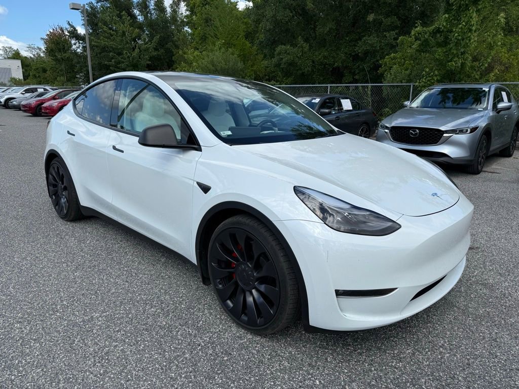 Used 2023 Tesla Model Y Performance image 3