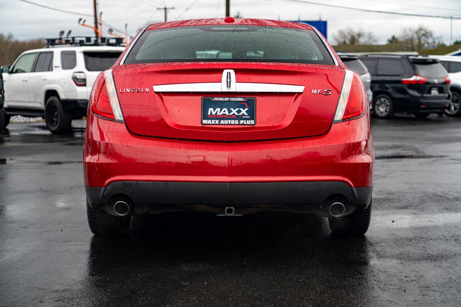 Used 2010 Lincoln MKS image 10