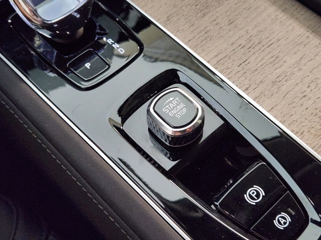 Used 2025 Volvo XC90 B5 Core w/ Protection Package image 21
