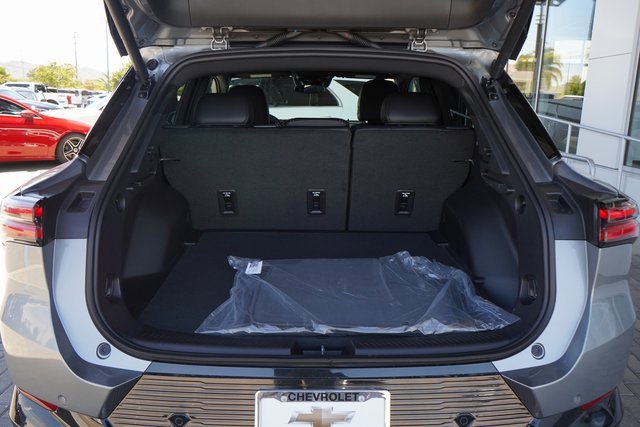 New 2025 Chevrolet Equinox EV LT image 8