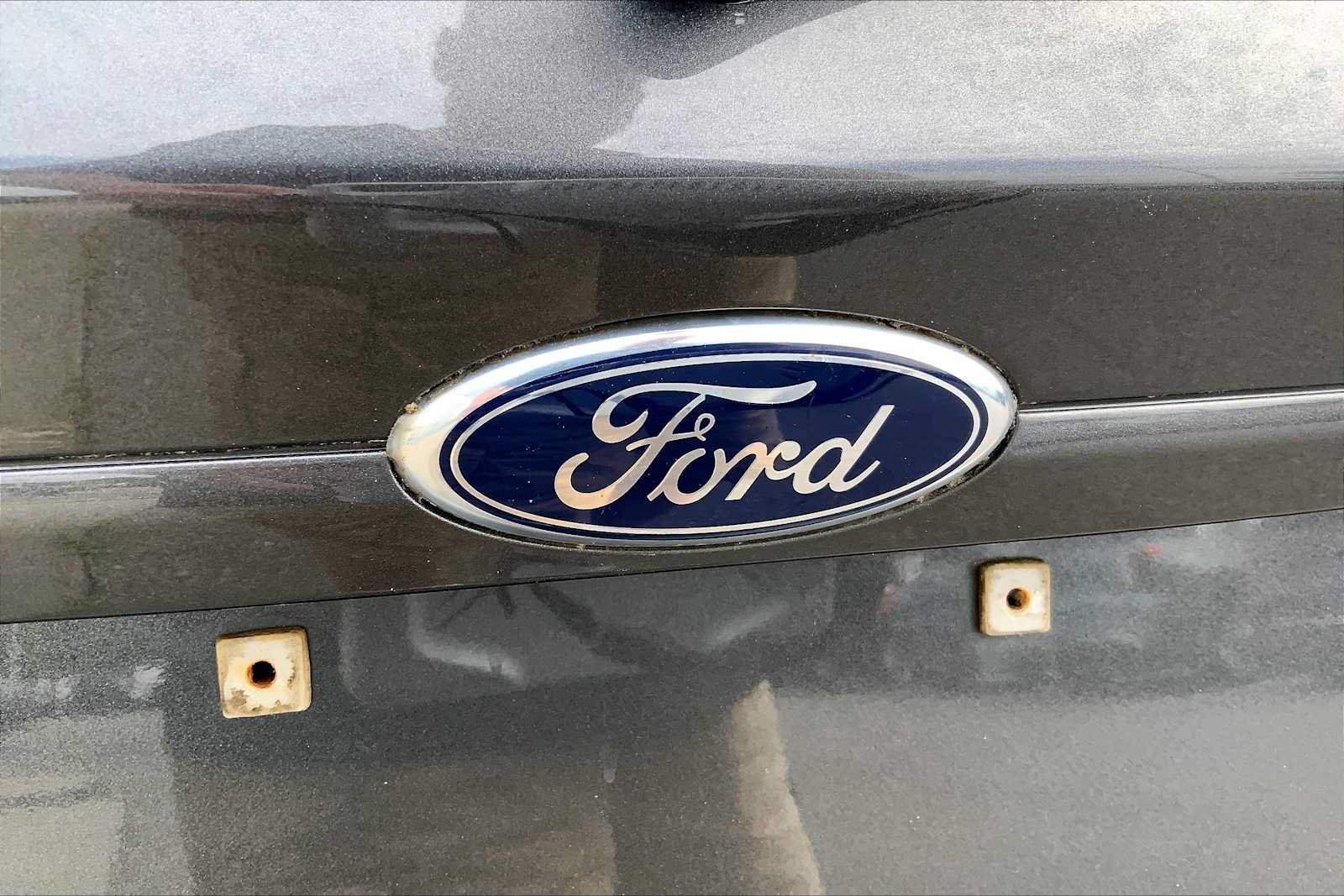 Used 2016 Ford Fiesta SE w/ Cold Weather Package FWD image 32