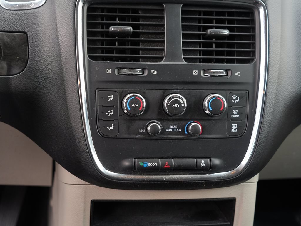 Used 2018 Dodge Grand Caravan SE w/ UConnect Hands-Free Group FWD image 20