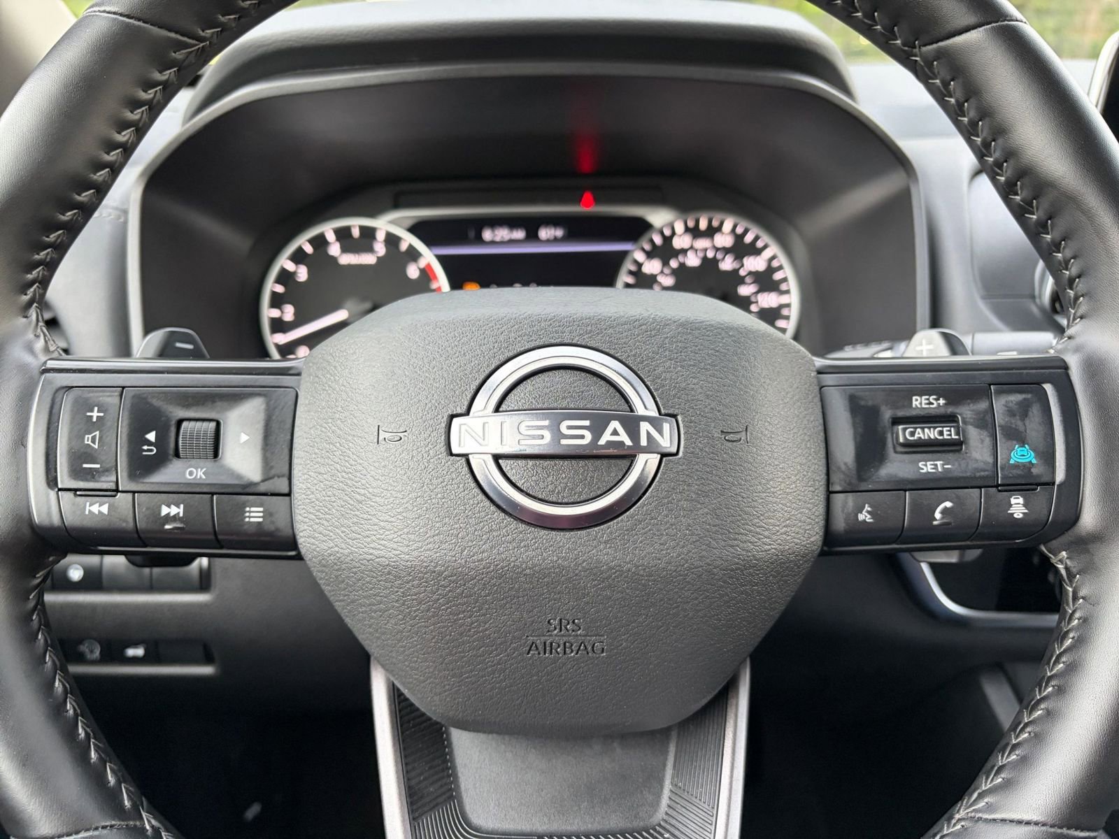 Used 2025 Nissan Rogue SV FWD image 30