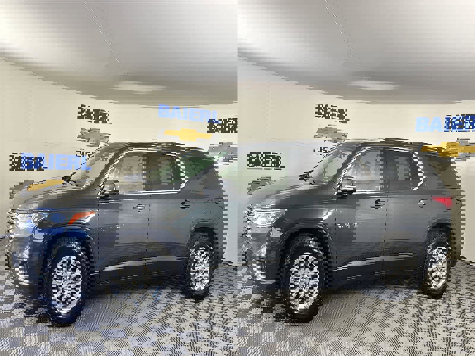 Used 2019 Chevrolet Traverse LT AWD/4WD image 2