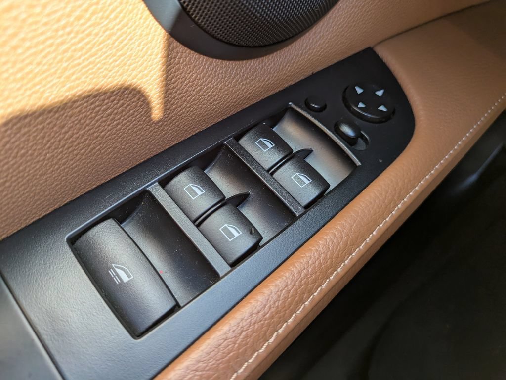 Used 2012 BMW 328i Convertible RWD image 22