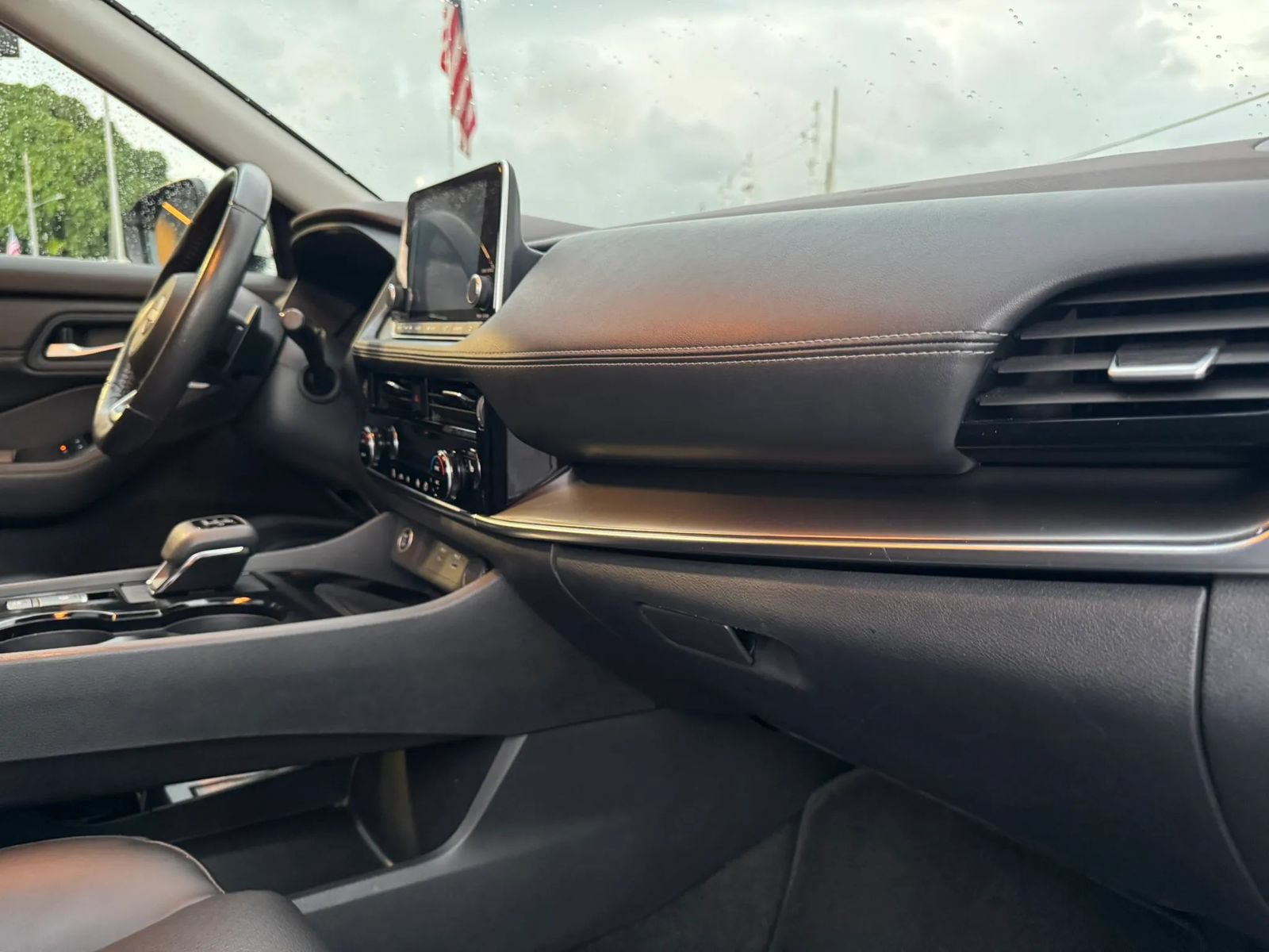 Used 2023 Nissan Rogue SV w/ SV Premium Package FWD image 26