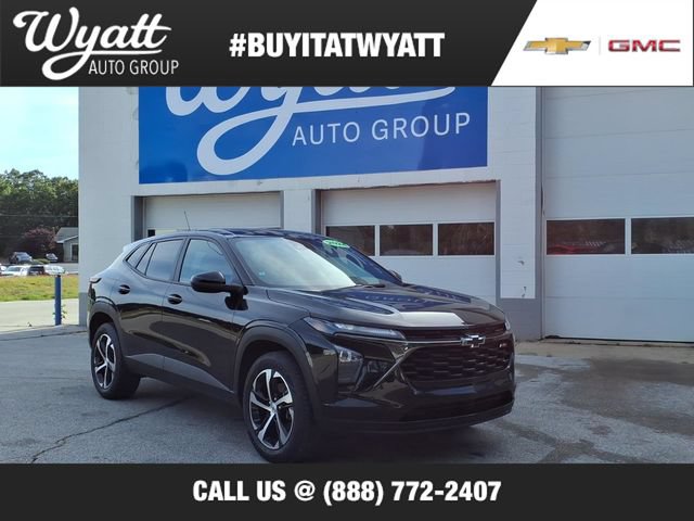 Used 2024 Chevrolet Trax RS w/ Sunroof Package FWD image 1