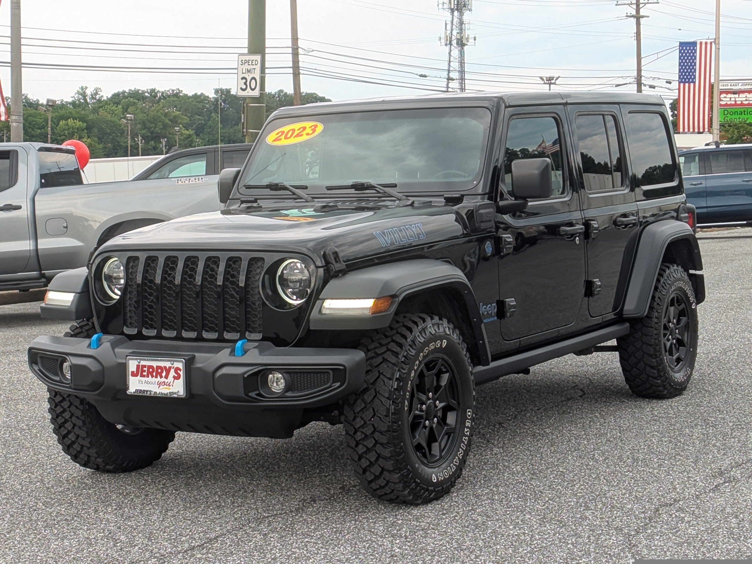 Used 2023 Jeep Wrangler Unlimited w/ Cold Weather Group AWD/4WD image 4
