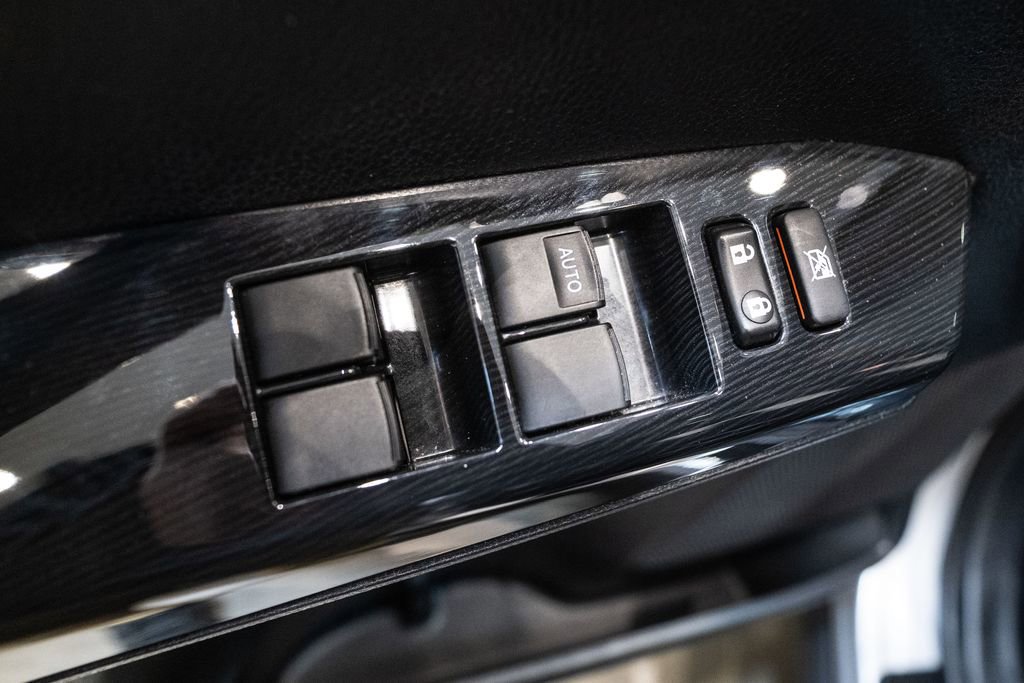 Used 2016 Toyota RAV4 SE image 20