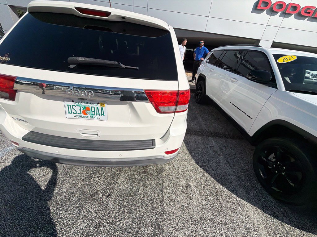 Used 2011 Jeep Grand Cherokee Laredo RWD image 14