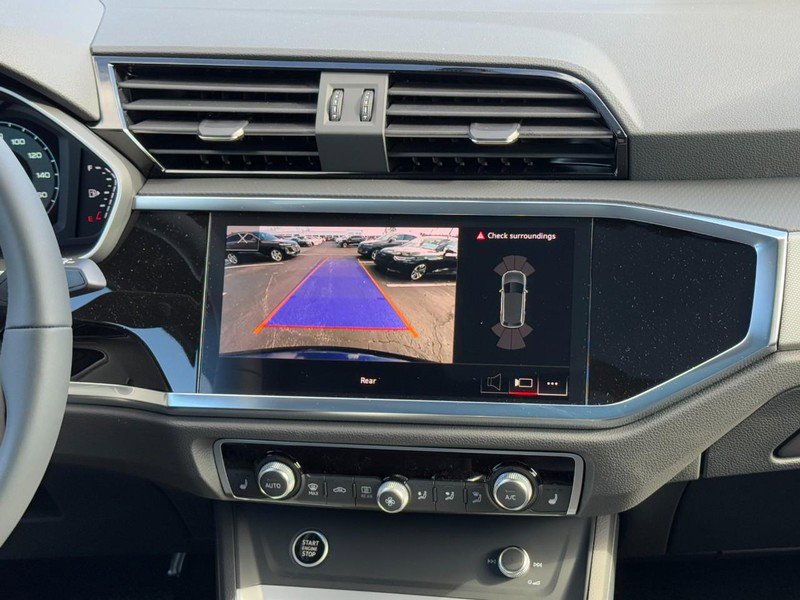 New 2025 Audi Q3 2.0T Premium image 9