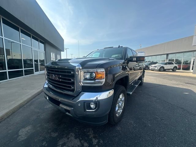 Used 2019 GMC Sierra 2500 SLT w/ Duramax Plus Package AWD/4WD image 2