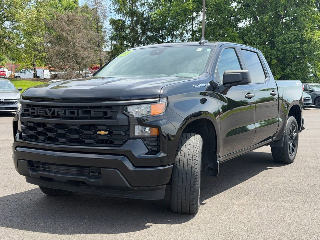 Used 2023 Chevrolet Silverado 1500 Custom AWD/4WD image 2